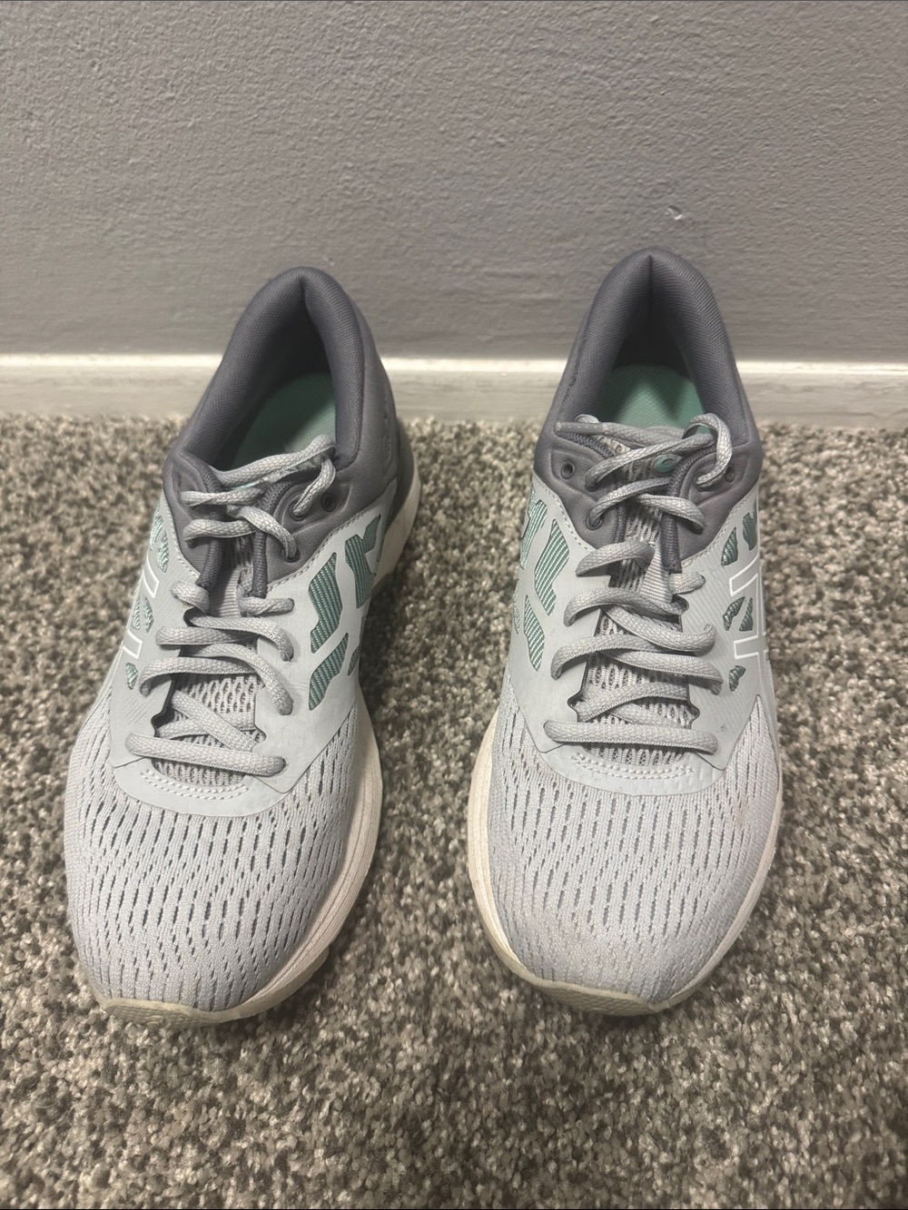 ASICS running shoes with mesh uppers. Grey/Mint green.